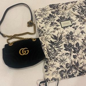 GG Marmont Flap Bag Matelasse Velvet Mini